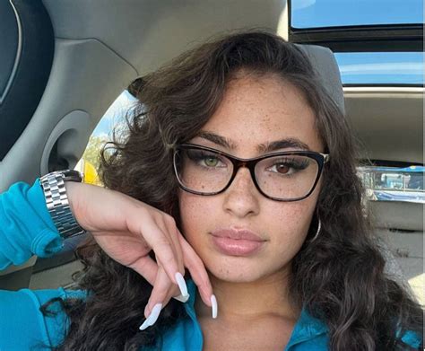 Ash Kash Bio, Boyfriend, Single, Net Worth, Ethnicity, Age, Height